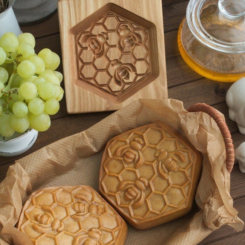 LoungeYard | Gingerbread Cookie Mold — product view 3