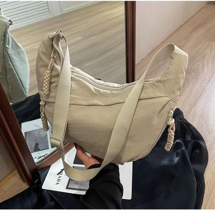 LoungeYard | Stylish shoulder bag for everyday & leisure use — product view 4