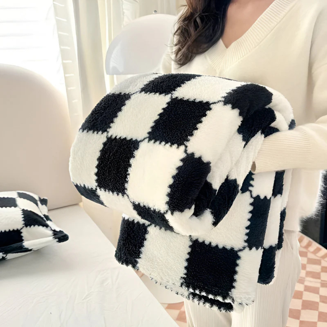 LoungeYard | Super Soft Fleece Blanket — product view 6