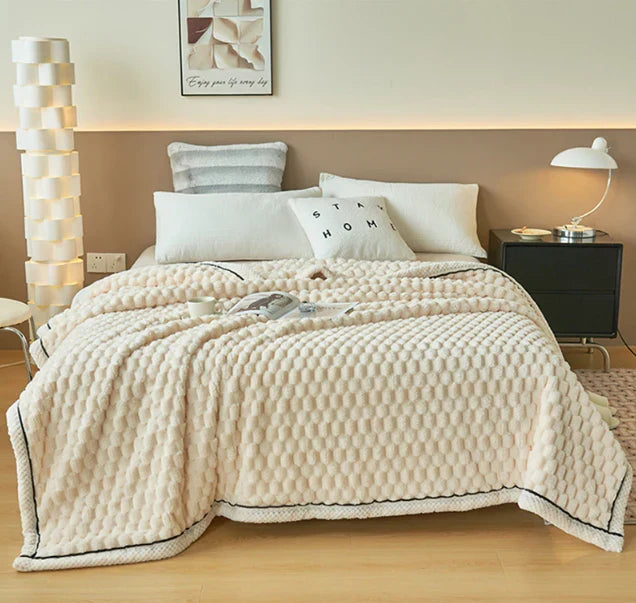 LoungeYard | Ultra-soft Comfort Blanket — product view 1