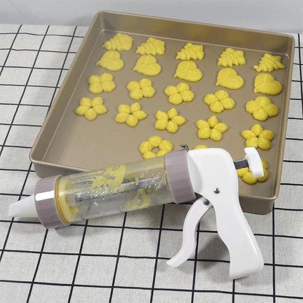 LoungeYard | Favorite Cookies Cookie Cutter Set — product view 6