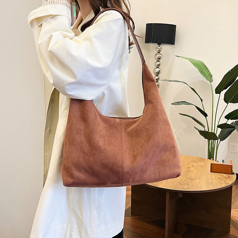 LoungeYard | Suede messenger bag with large capacity — product view 6