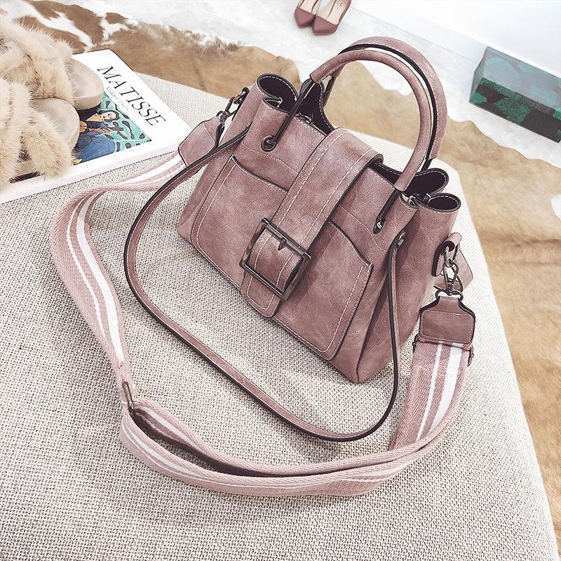 LoungeYard | New Retro Bucket Bag — product view 4