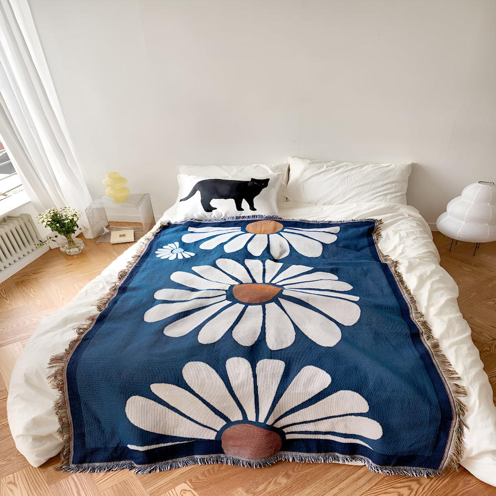LoungeYard | Cozy Daisy Woven Throw — product view 1