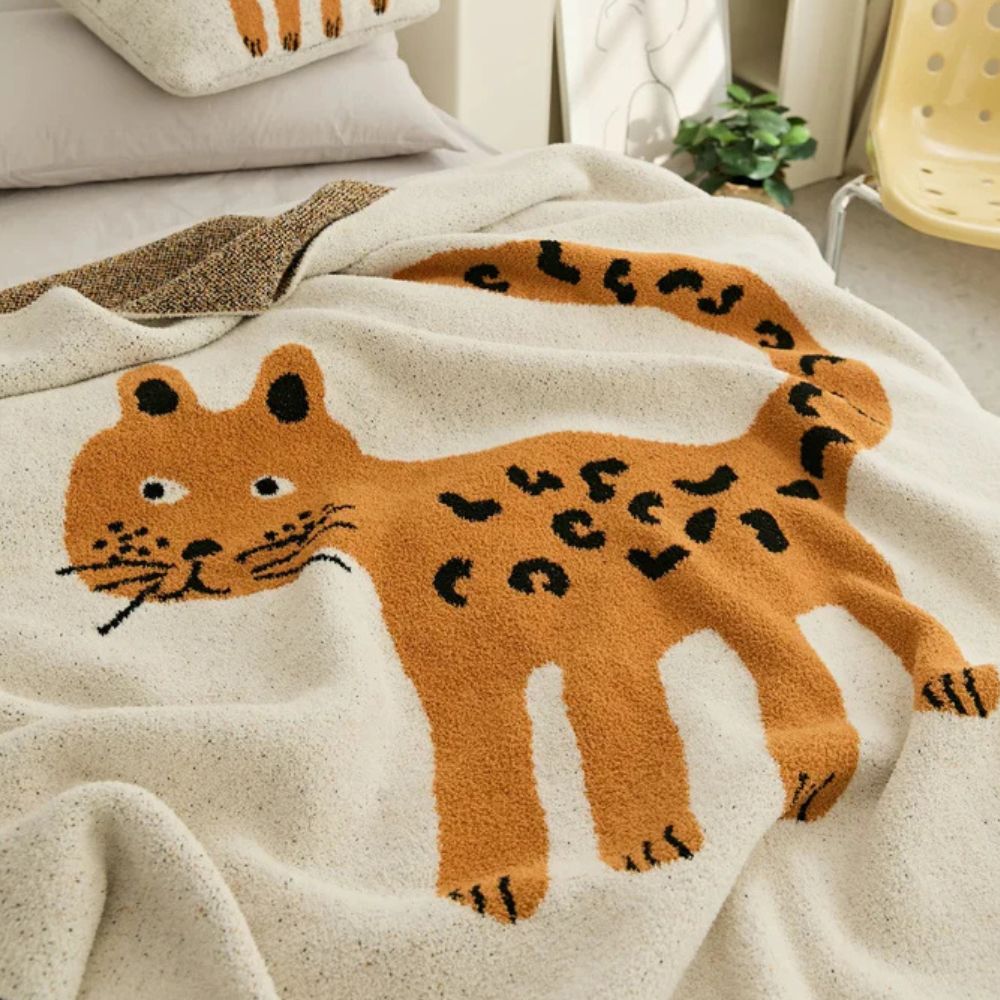 LoungeYard | Wild Paws Cozy Blanket — product view 6