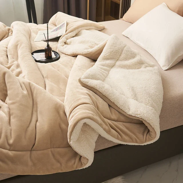 LoungeYard | SoftHug Luxury Fleece Warm Blanket — product view 5