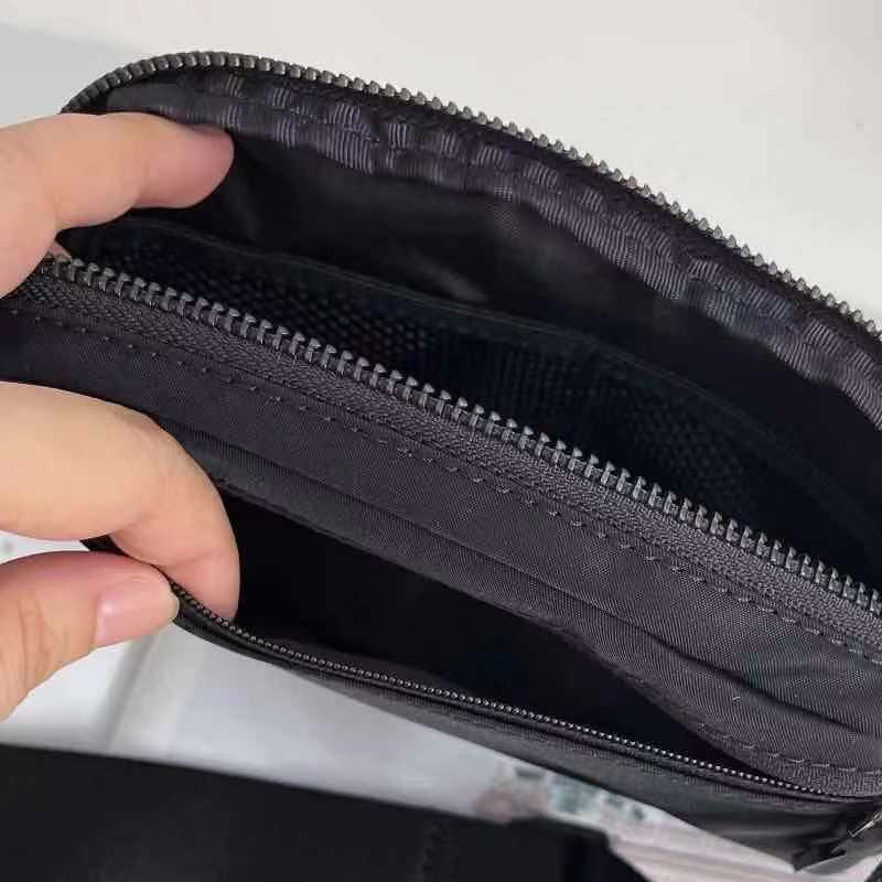 LoungeYard | Multifunctional Sports Waist Bag — product view 4