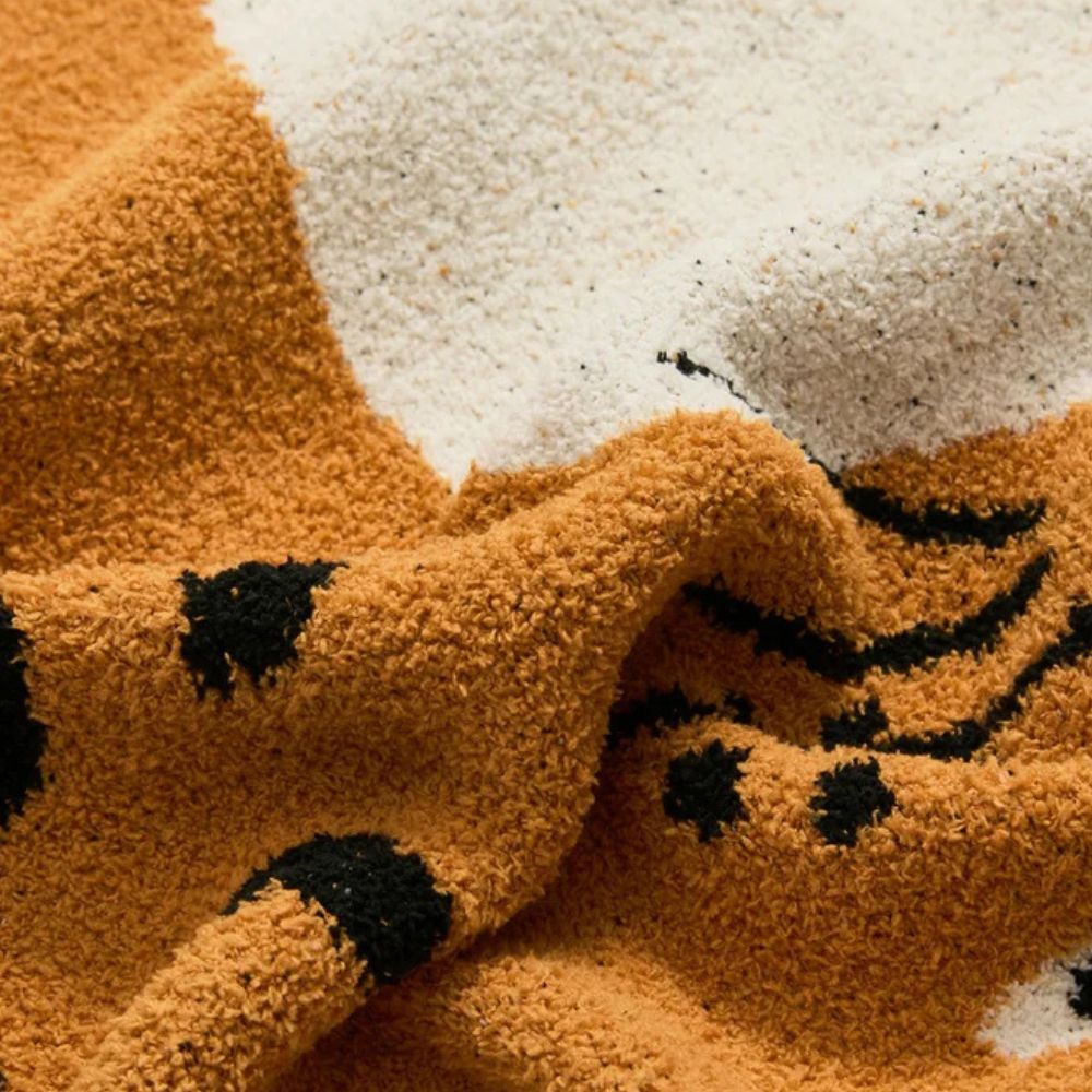 LoungeYard | Wild Paws Cozy Blanket — product view 7