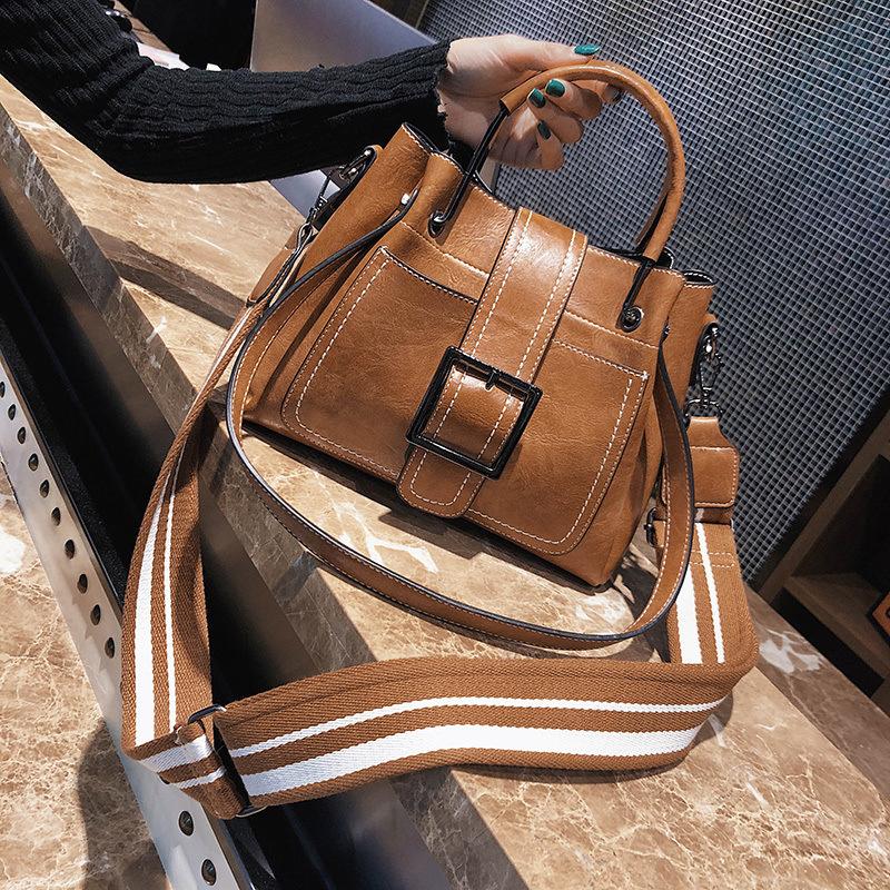 LoungeYard | New Retro Bucket Bag — product view 6