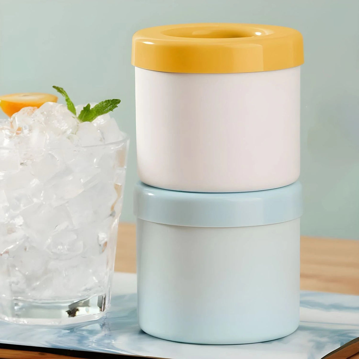 LoungeYard | FrostFury — Clever ice balls for flawless drinks and a stress-free party — product view 1