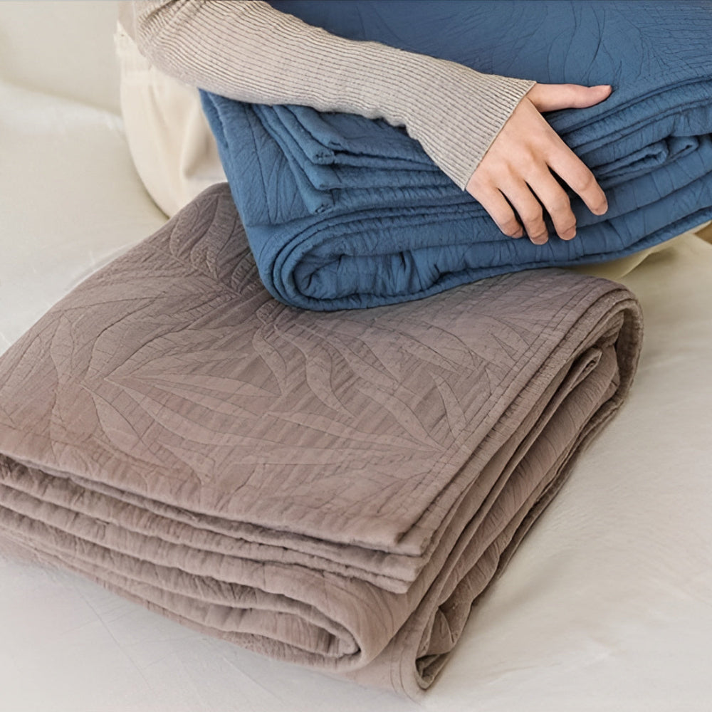 LoungeYard | Soft Leaf Cotton Blanket — product view 3