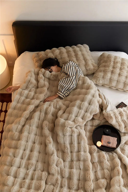 LoungeYard | Reversible SnuggleSoft fleece blanket Annual warmth — product view 6