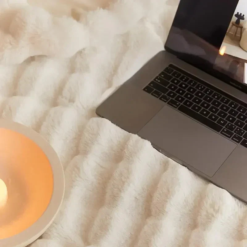 LoungeYard | Reversible SnuggleSoft fleece blanket Annual warmth — product view 3