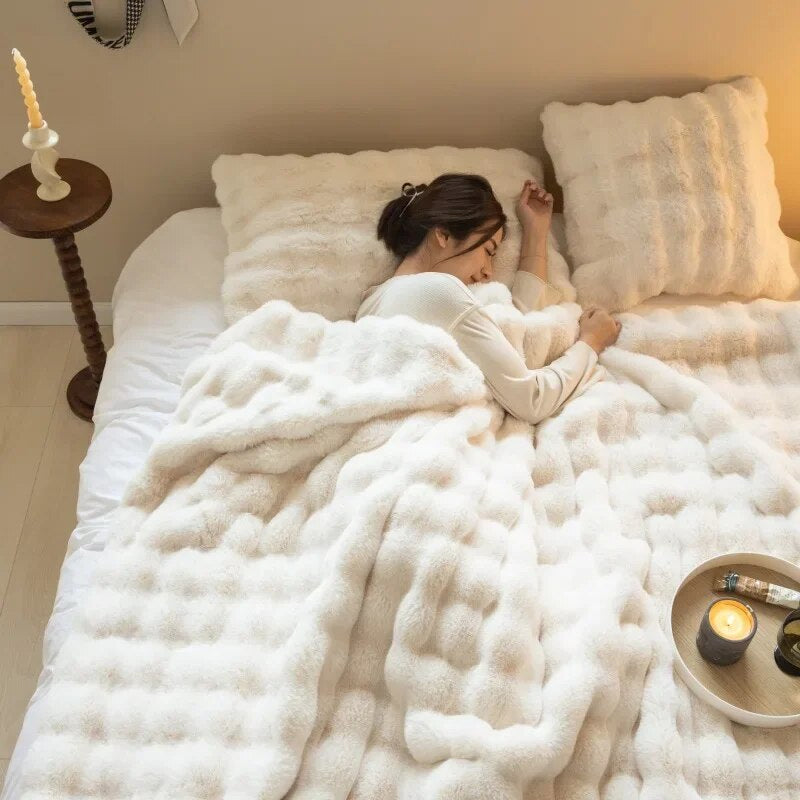 LoungeYard | Reversible SnuggleSoft fleece blanket Annual warmth — product view 5