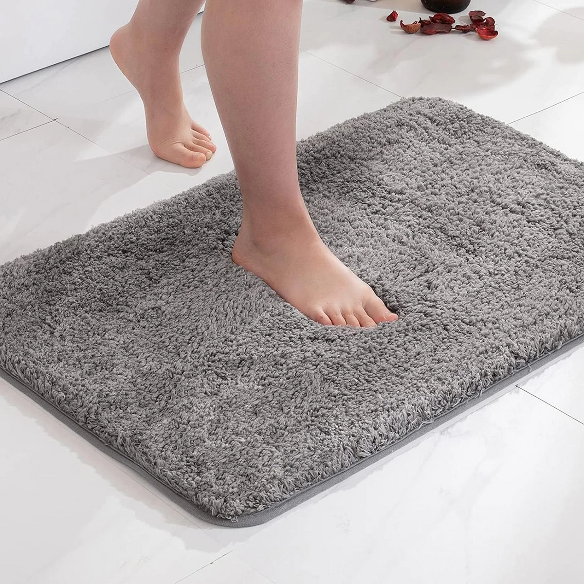 LoungeYard | AquaLuxe | Plush Bath Mat Non-Slip 50x80 cm — product view 2