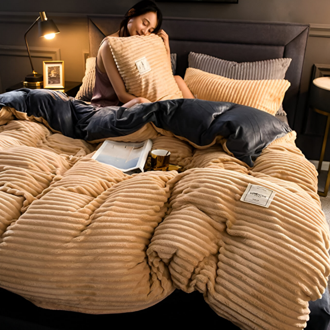 LoungeYard | Auric Flannel Bedding Set | Cozy Duvet Cover — product view 4