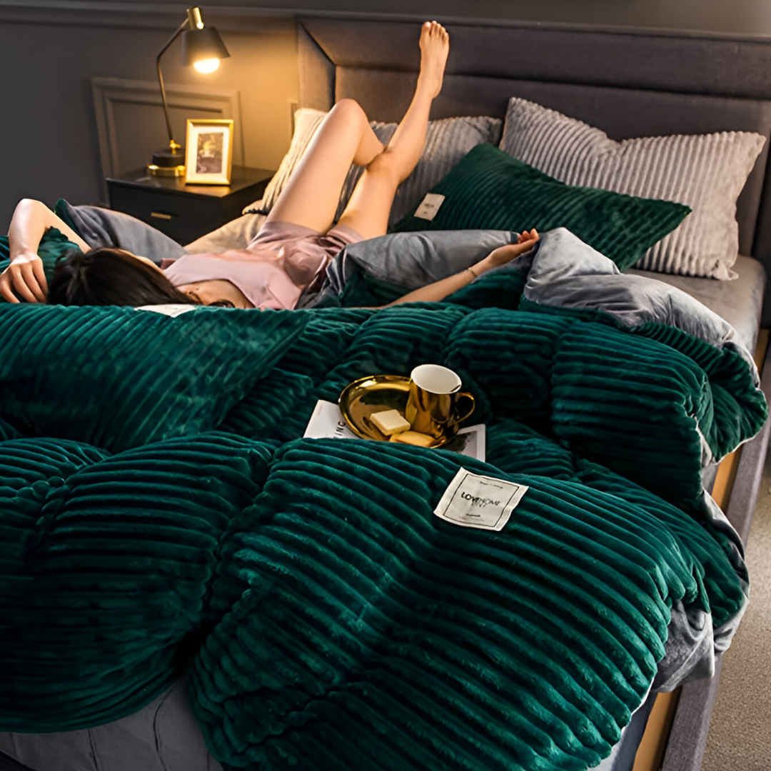 LoungeYard | Auric Flannel Bedding Set | Cozy Duvet Cover — product view 2