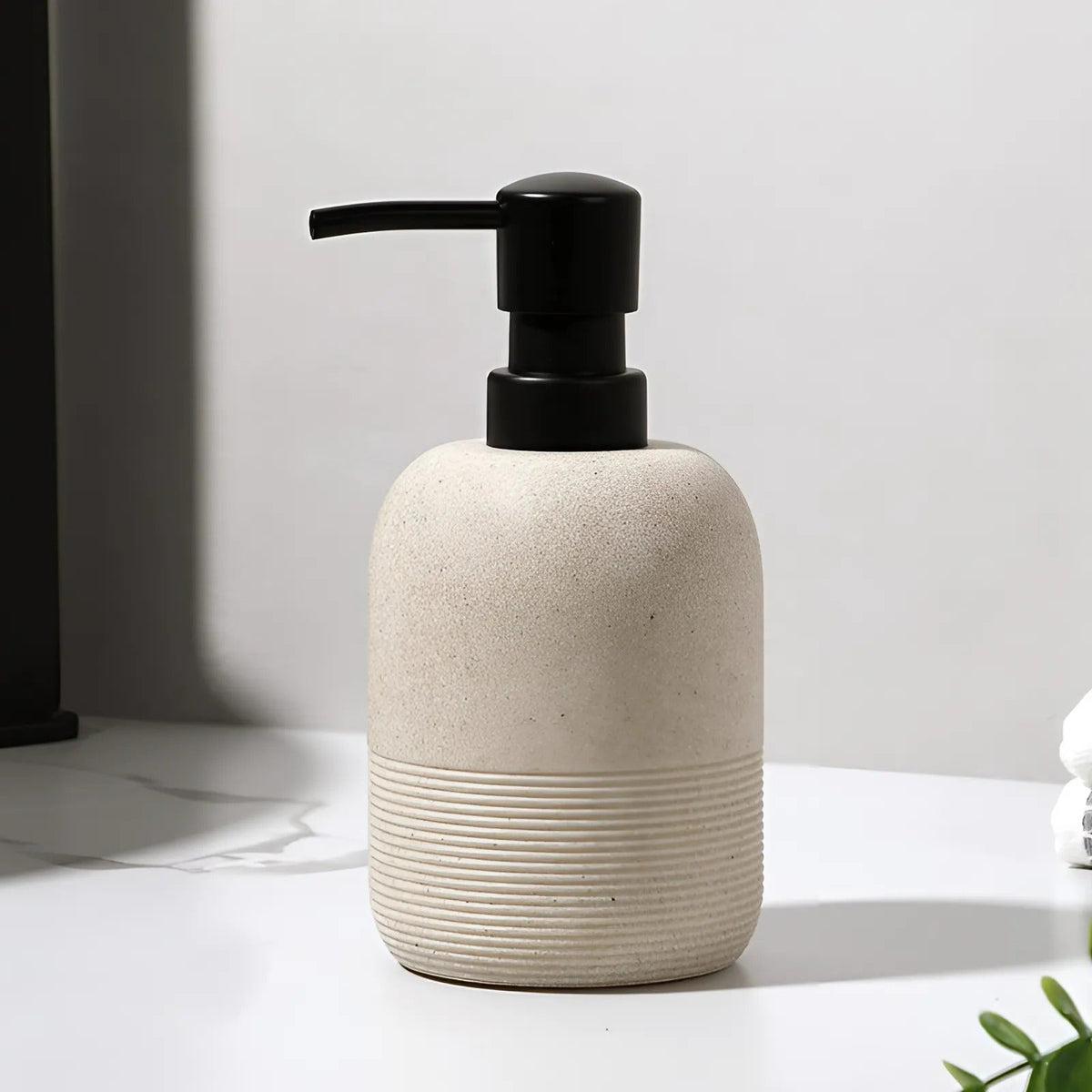 LoungeYard | Elegant Resin Soap Dispenser — product view 1