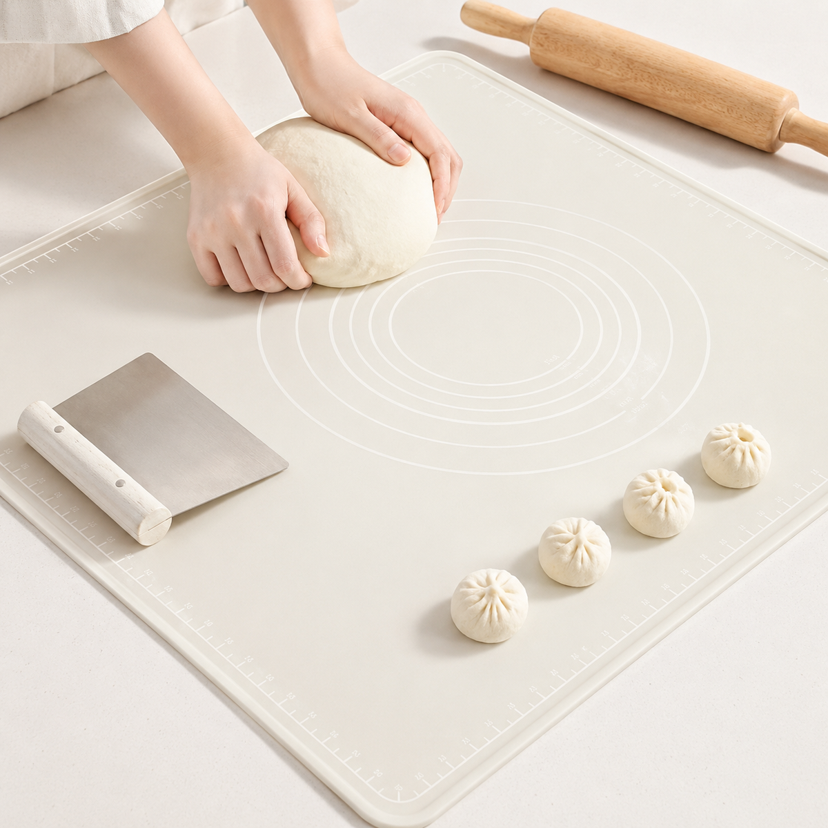 Silicone pastry and dough rolling mat with nonstick measurement grid and concentric circle guides LoungeYard — product view 1