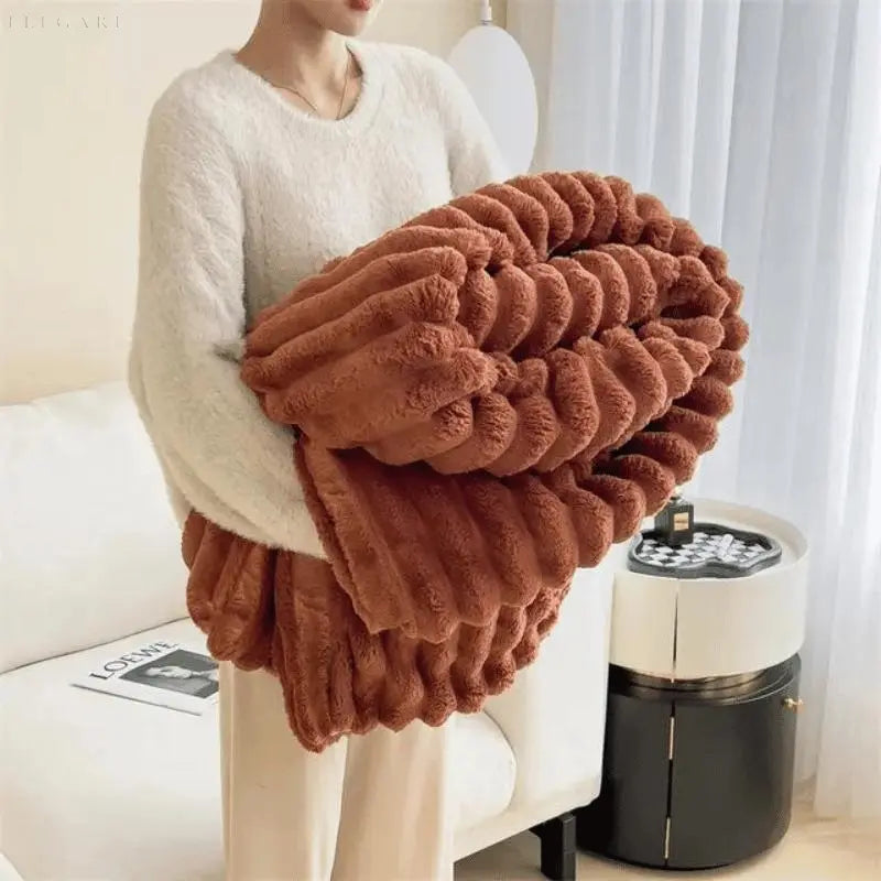 LoungeYard | CozyFleece Plush Blanket Soft Warm Throw — product view 7