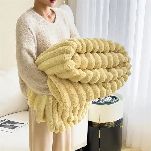LoungeYard | CozyFleece Plush Blanket Soft Warm Throw — product view 2