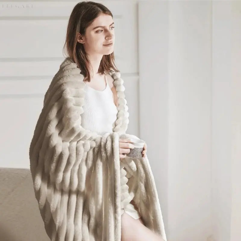 LoungeYard | CozyFleece Plush Blanket Soft Warm Throw — product view 6