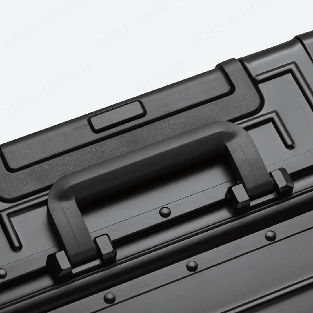 LoungeYard | Premium Aluminium Suitcase – Emperor — product view 4