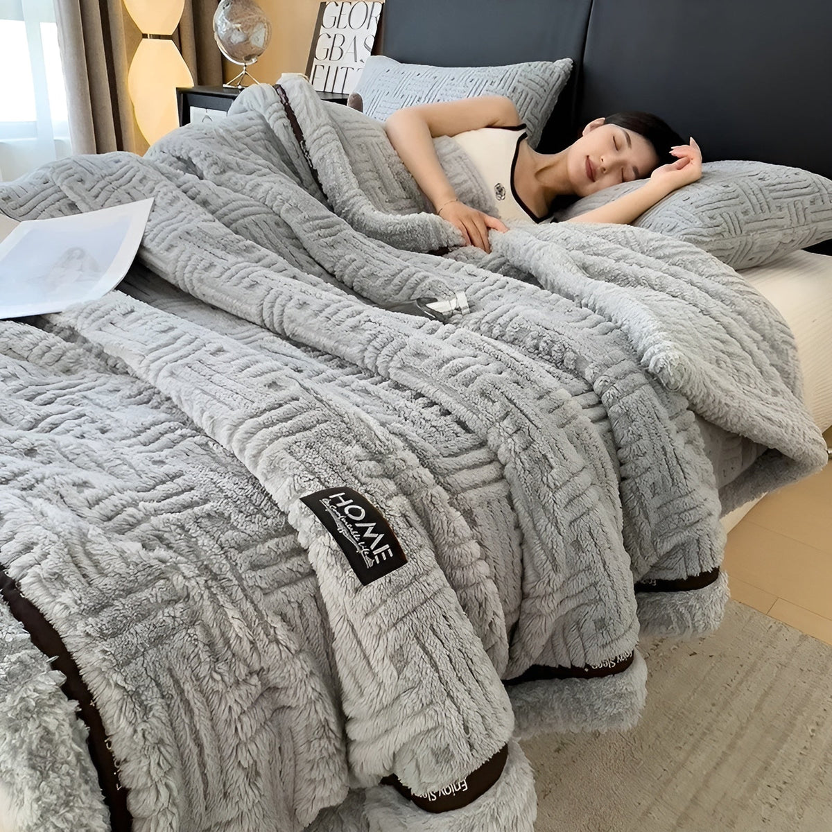 LoungeYard | Fluffy Fleece Blanket | Soft Breathable Throw Blanket — product view 5