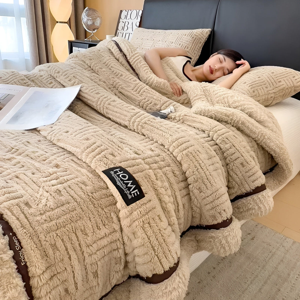 LoungeYard | Fluffy Fleece Blanket | Soft Breathable Throw Blanket — product view 2