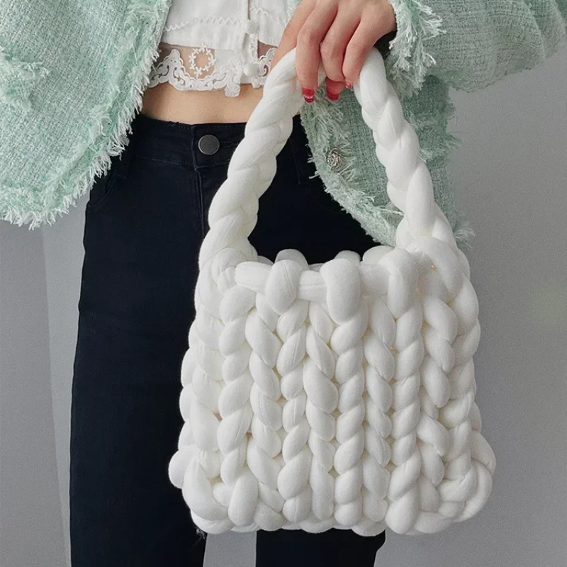 LoungeYard | KnitCarry Stylish Carry Freedom — product view 4