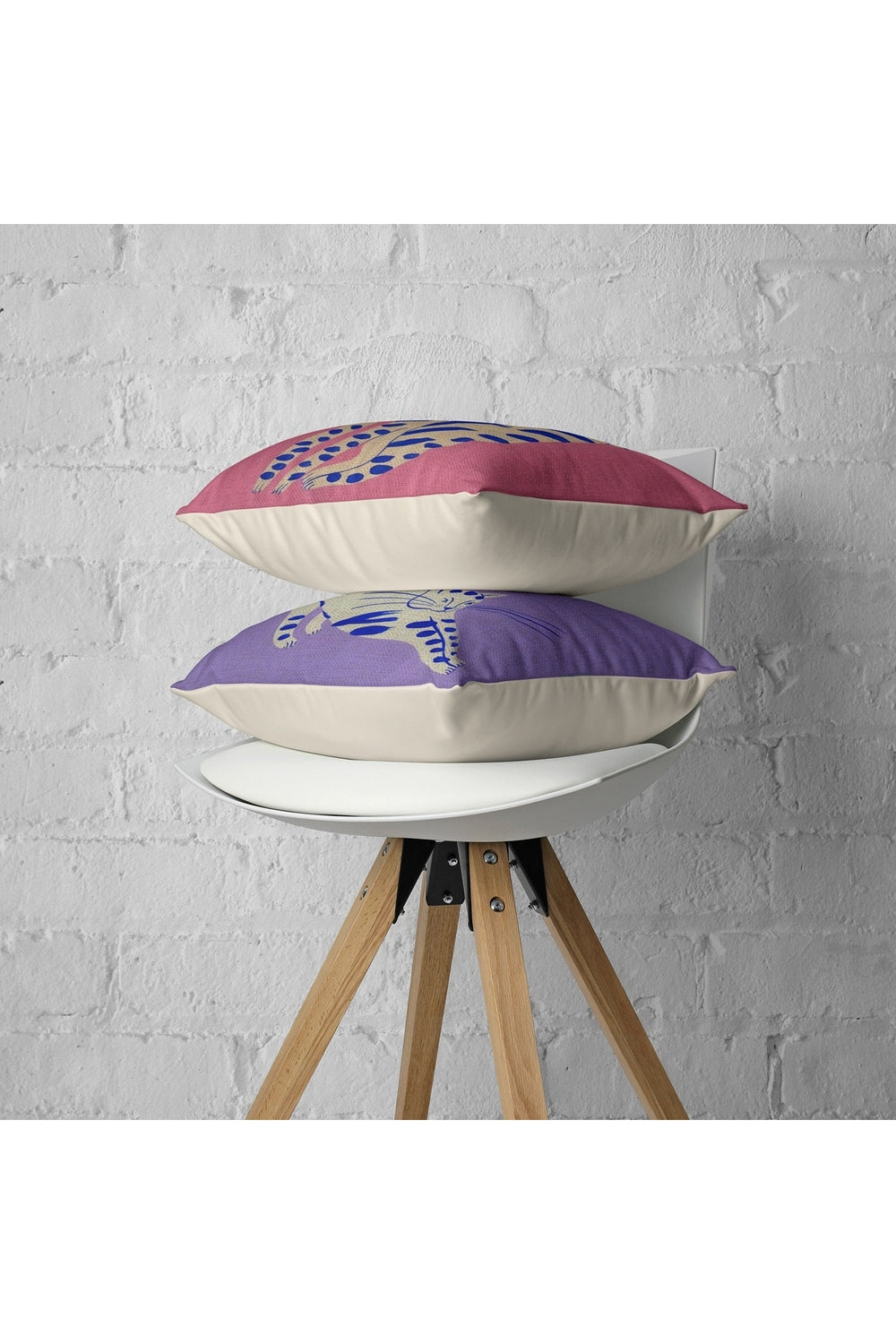 Pattern Luxurious Pillowcase | LoungeYard — product view 1