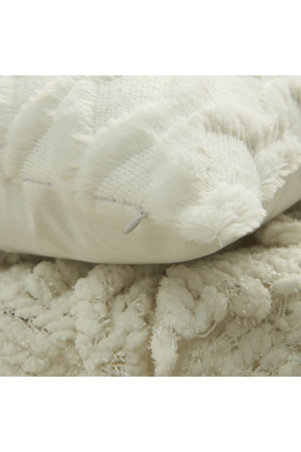 Pattern pillowcase | LoungeYard — product view 2