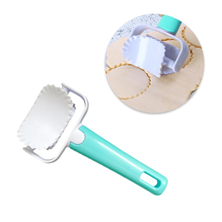 LoungeYard | 3Pcs Cake Decorating Dough Cutter Roller — product view 4