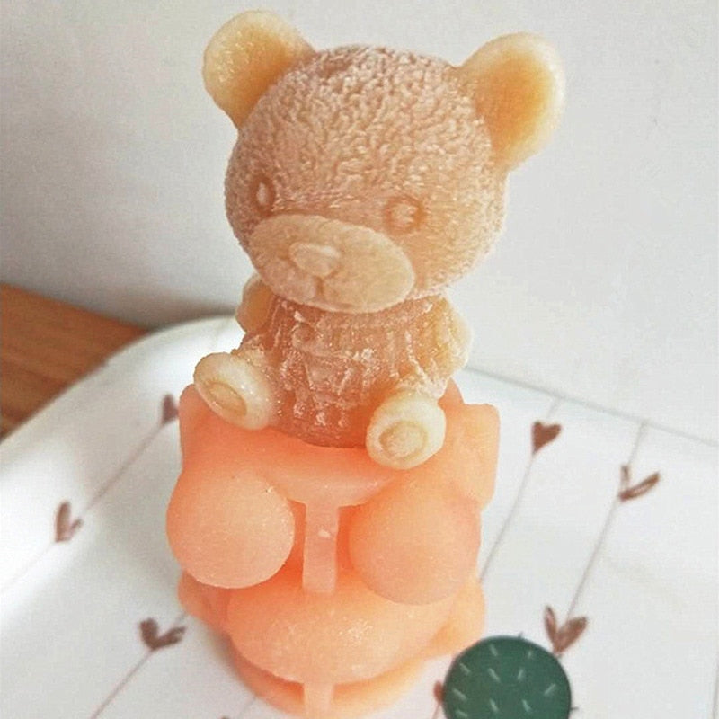 LoungeYard | Frosty Bear Ice Cube Maker — product view 6