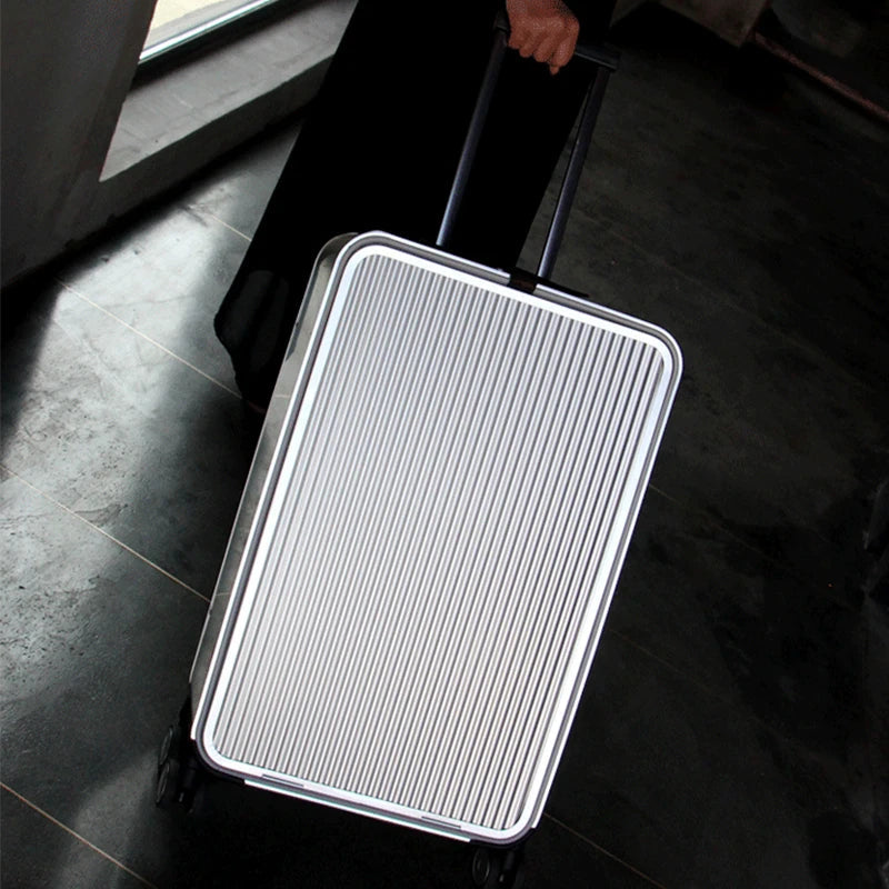 LoungeYard | 100% Aluminum Hardshell Suitcase – Valparaíso — product view 1