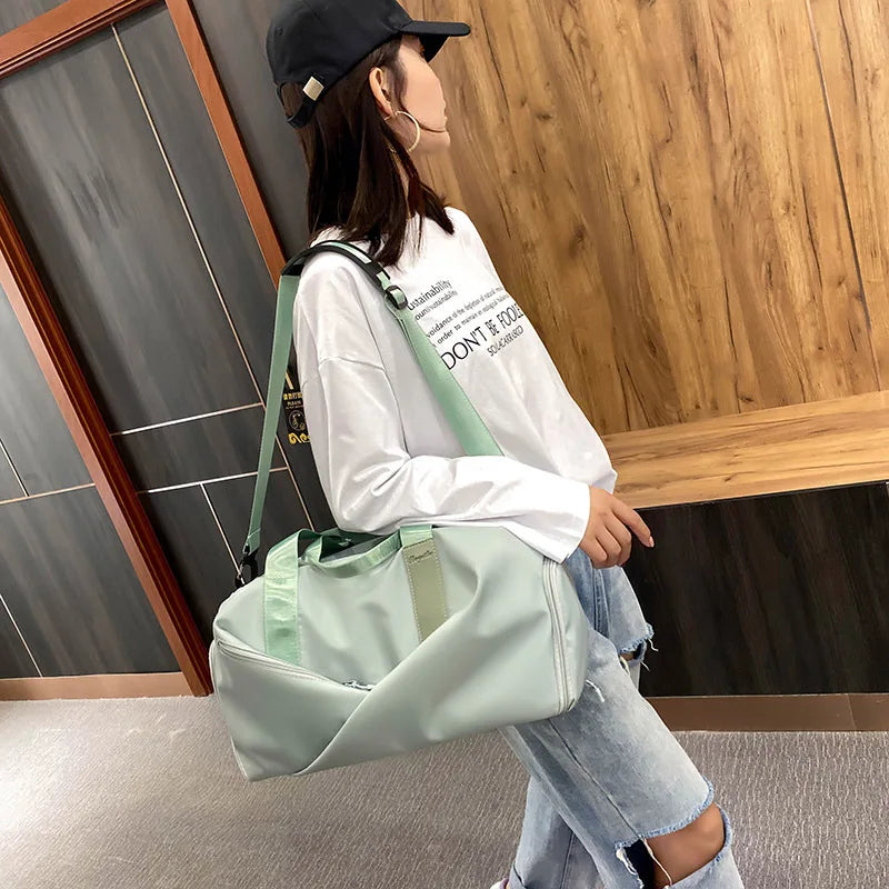 LoungeYard | Sports bag - Stylish multifunctional sports bag for any occasion — product view 3