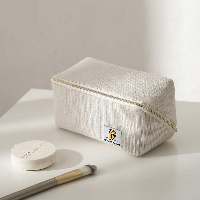 LoungeYard | Waterproof Wide Open Makeup Bag — product view 3