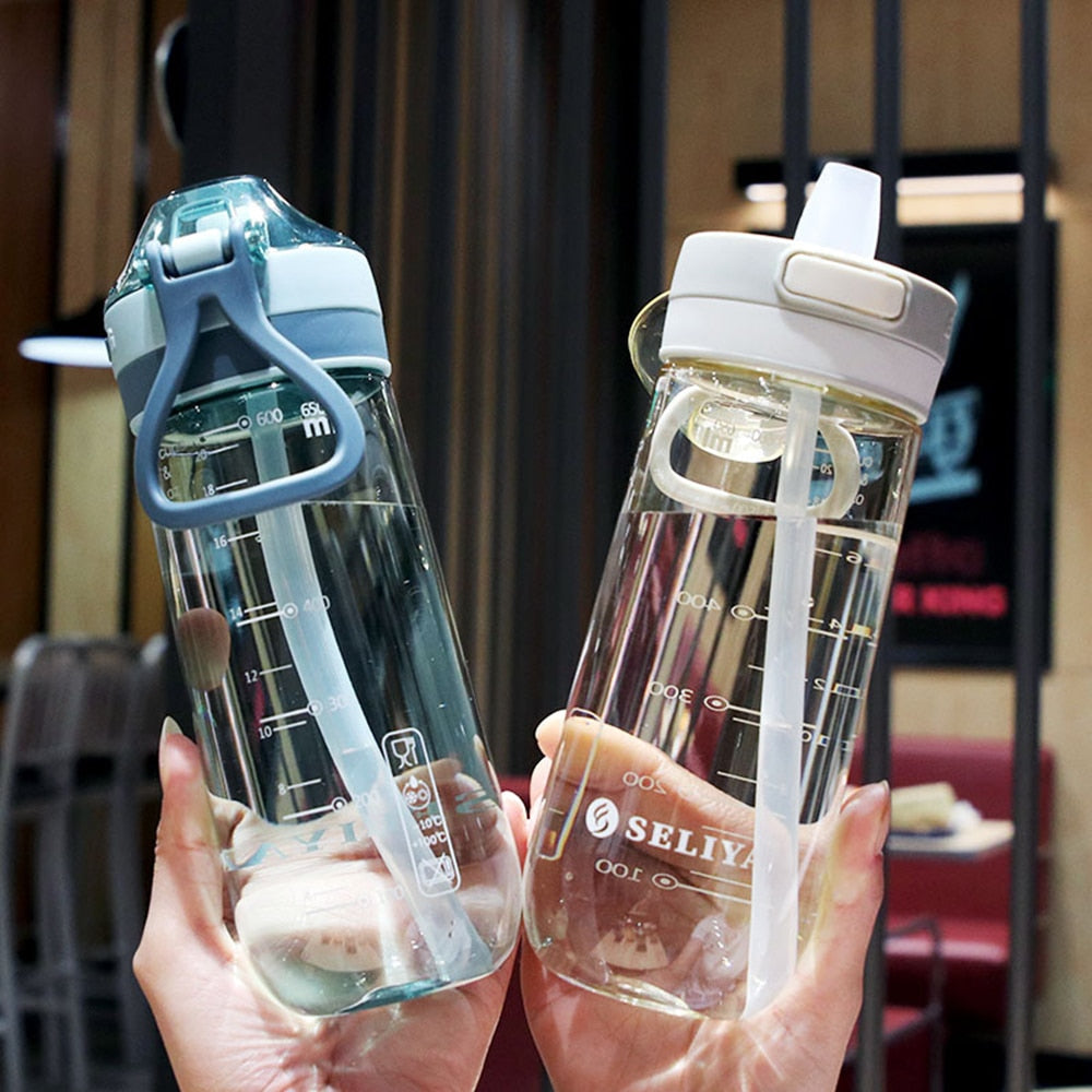 LoungeYard | Easy Lock Leakless Water Bottle — product view 4