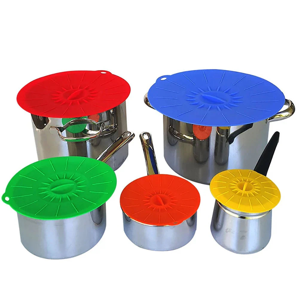 LoungeYard | Silicone Lid Cover with Handle — product view 3