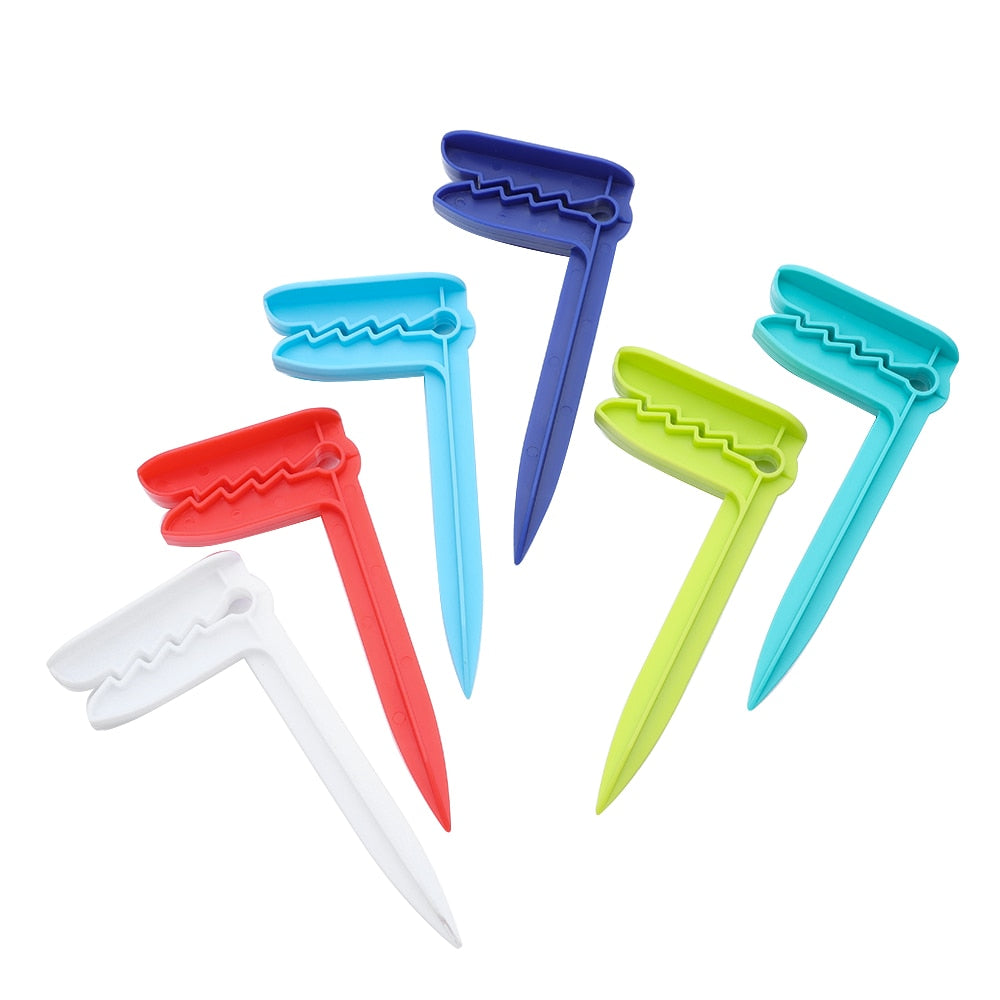LoungeYard | Beach Towel Holder Clips — product view 5