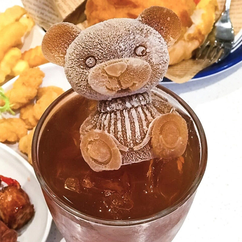 LoungeYard | Frosty Bear Ice Cube Maker — product view 3