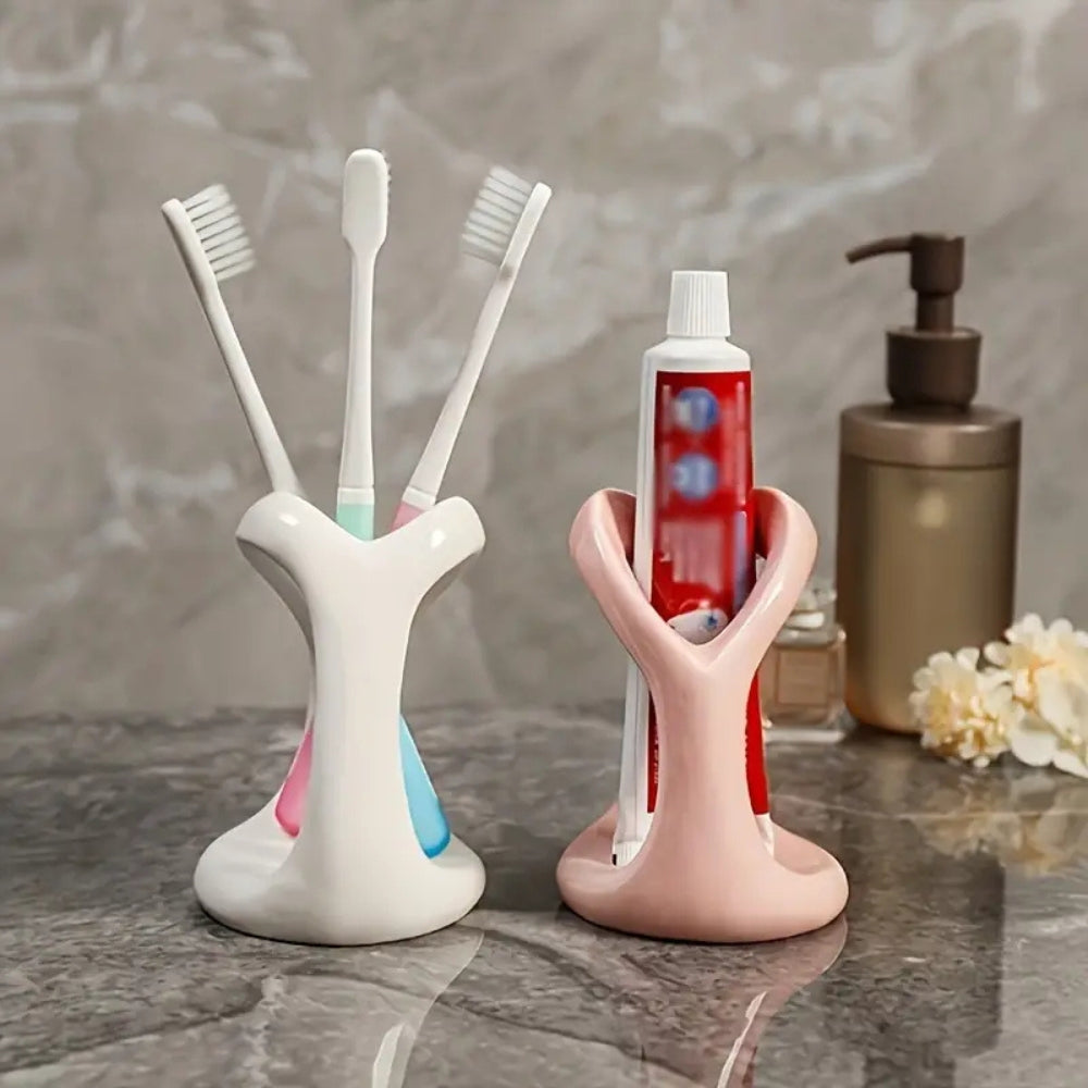 LoungeYard | Heart-Shaped Ceramic Toothbrush Holder — product view 2