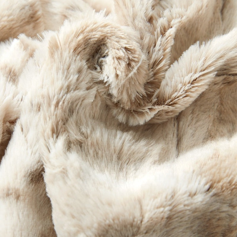 LoungeYard | SOFT LEO PATTERN BLANKET — product view 4