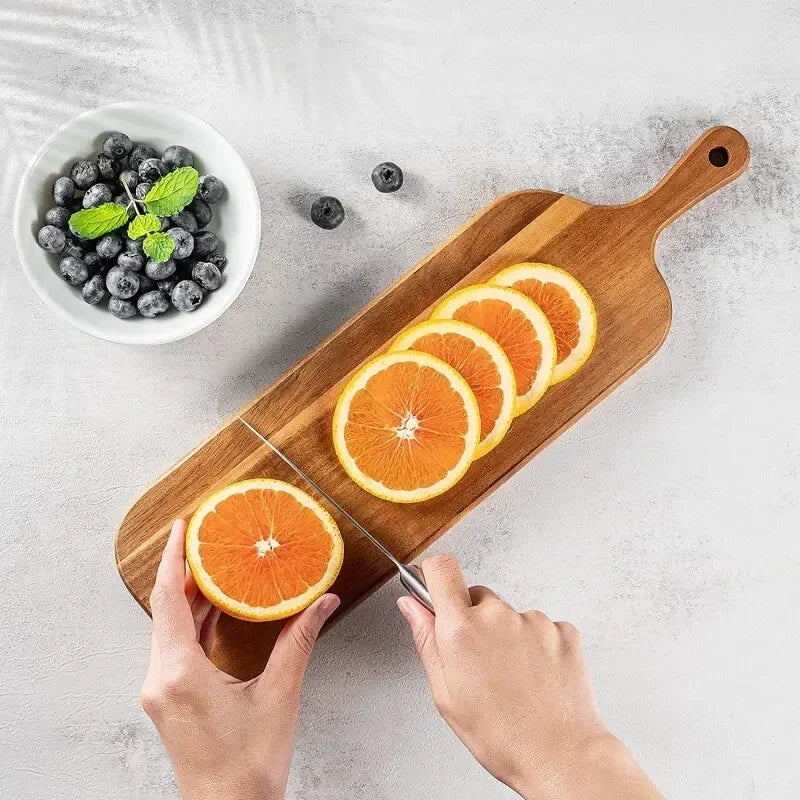 LoungeYard | Wooden cutting board with handle | Ergonomic kitchen board — product view 2