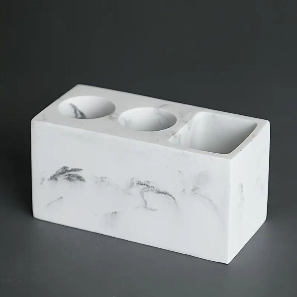 LoungeYard | Couple Resina Toothbrush Holder — product view 5
