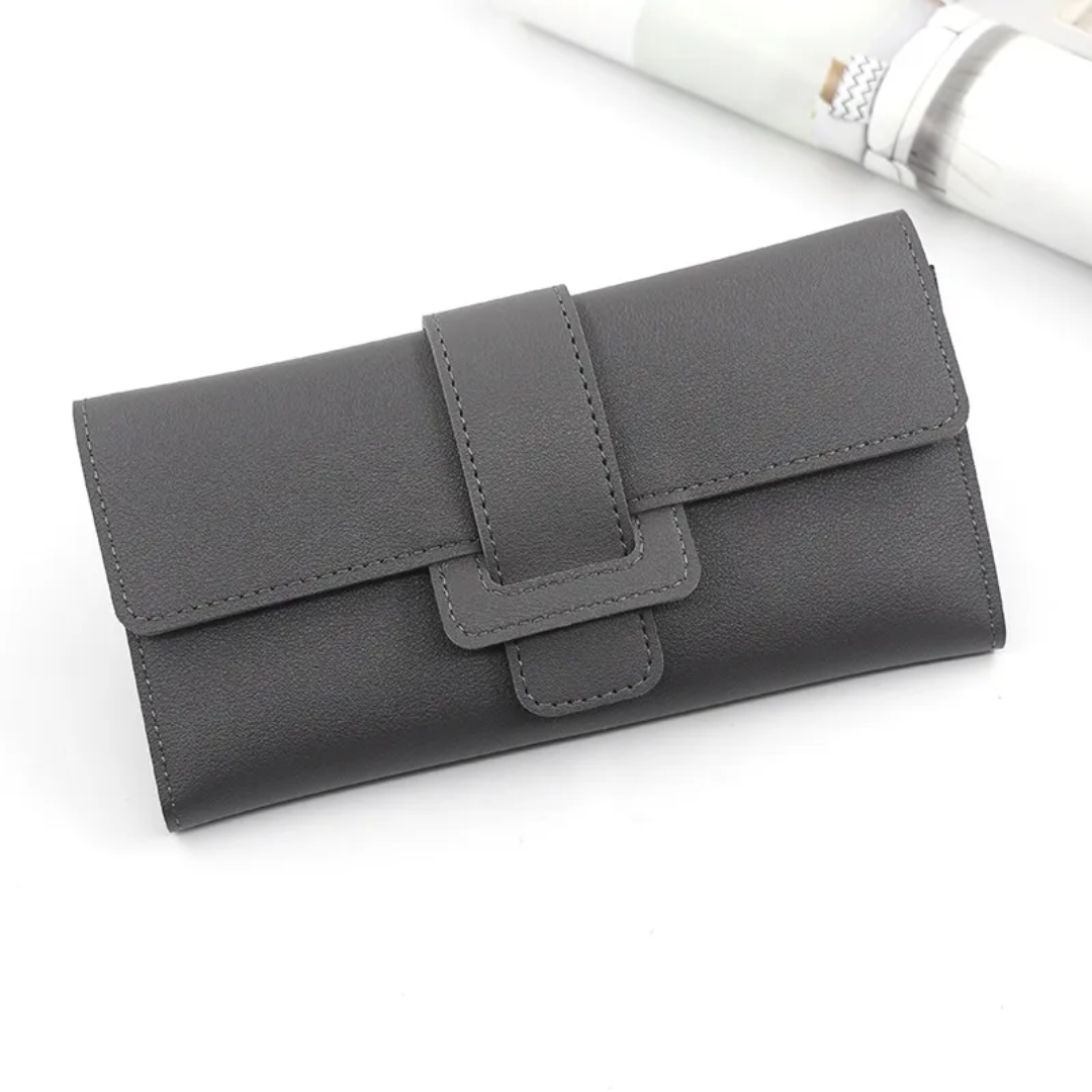 Minimalist Leather Wallet for Him LoungeYard — product view 3