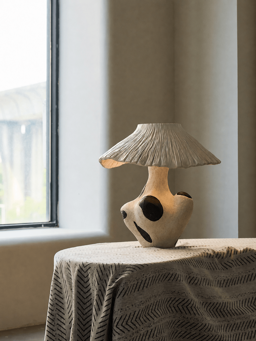 Mirea Sculptural Art Table Lamp — product view 7