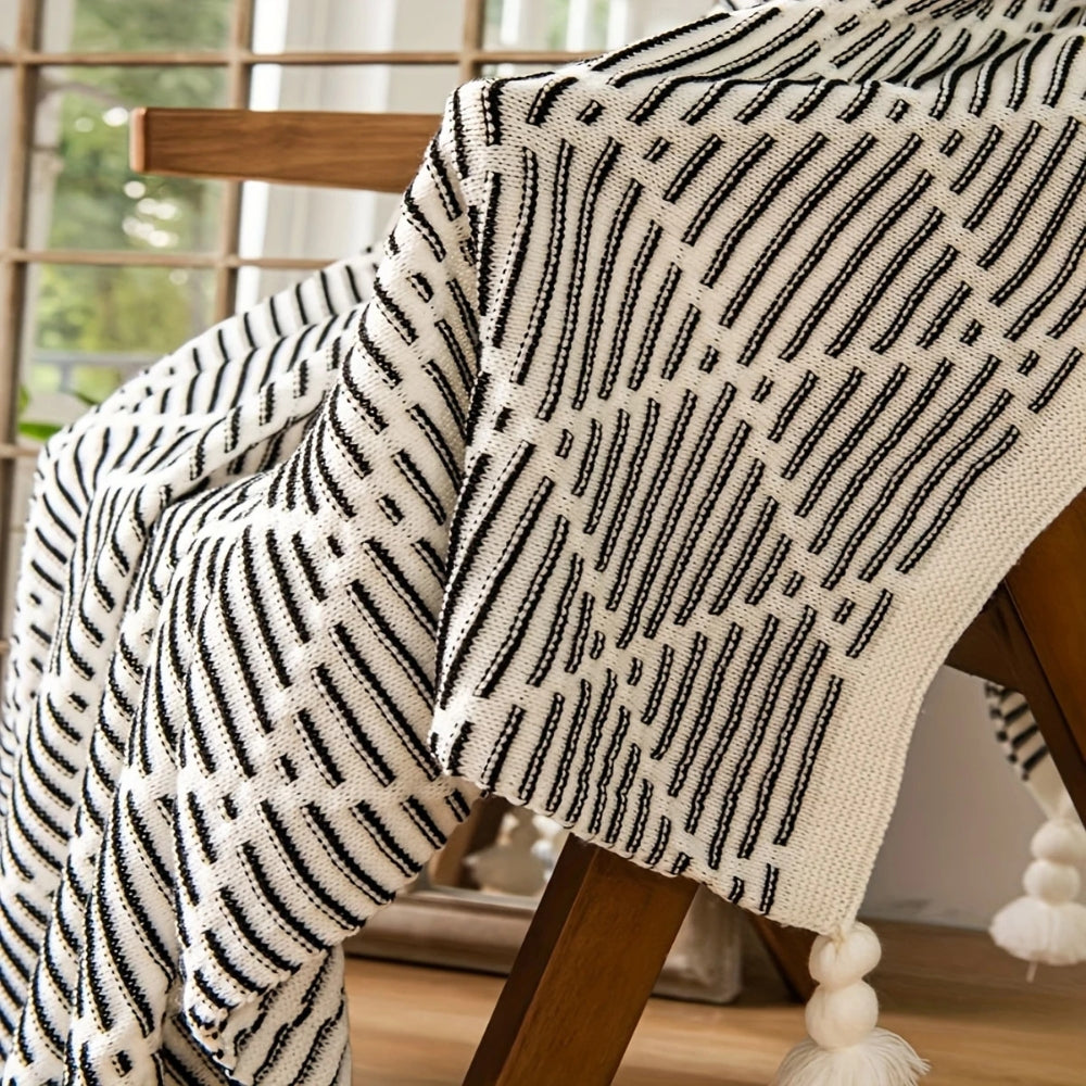 LoungeYard | Monochrome Diamond Pattern Throw Blanket — product view 2