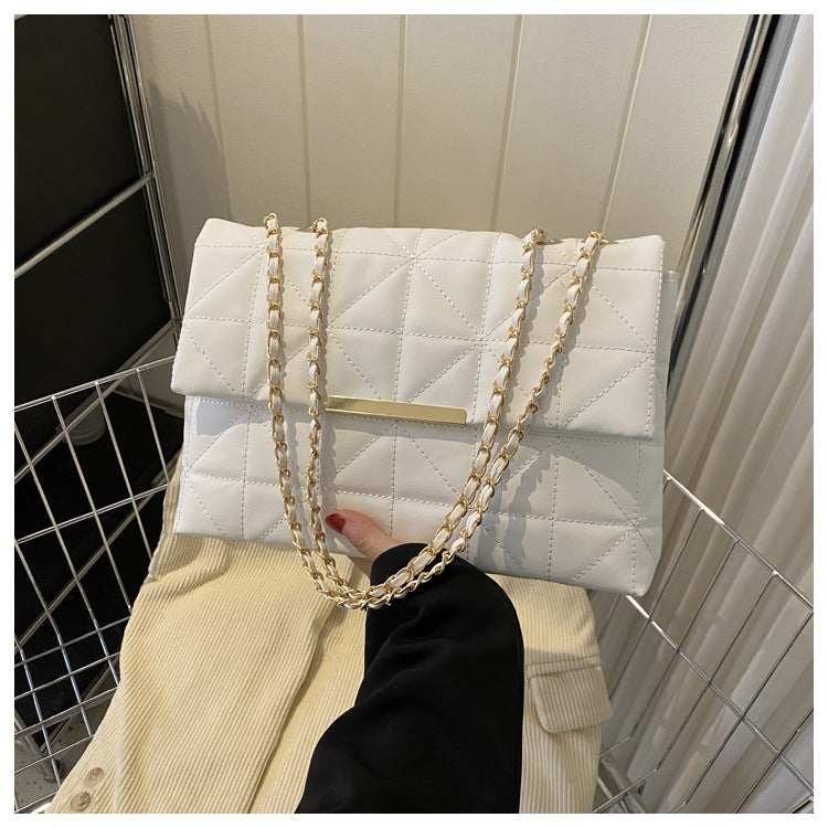 Elegant Quilted Handheld Bag — product view 3