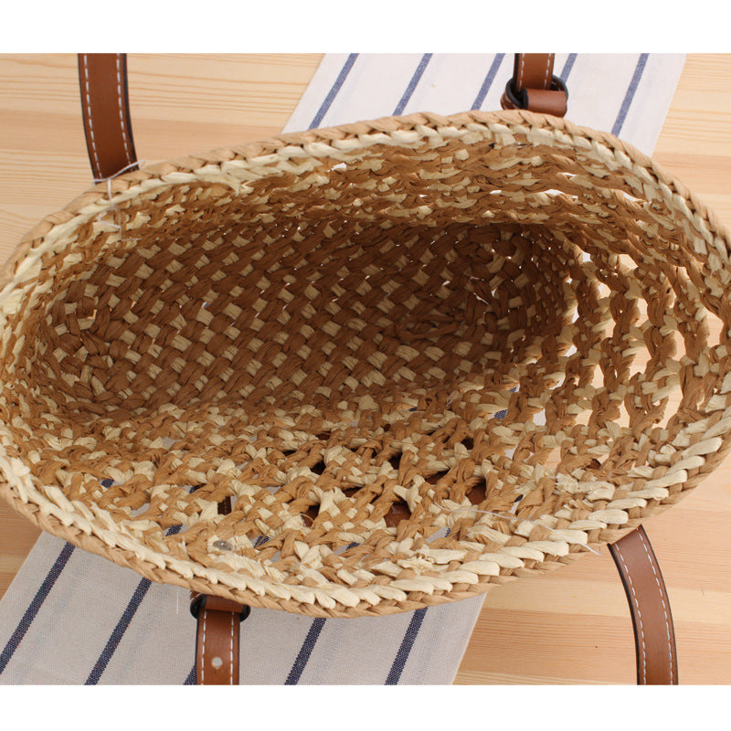 Beach bag with practical inner pockets and sturdy handles LoungeYard — product view 4